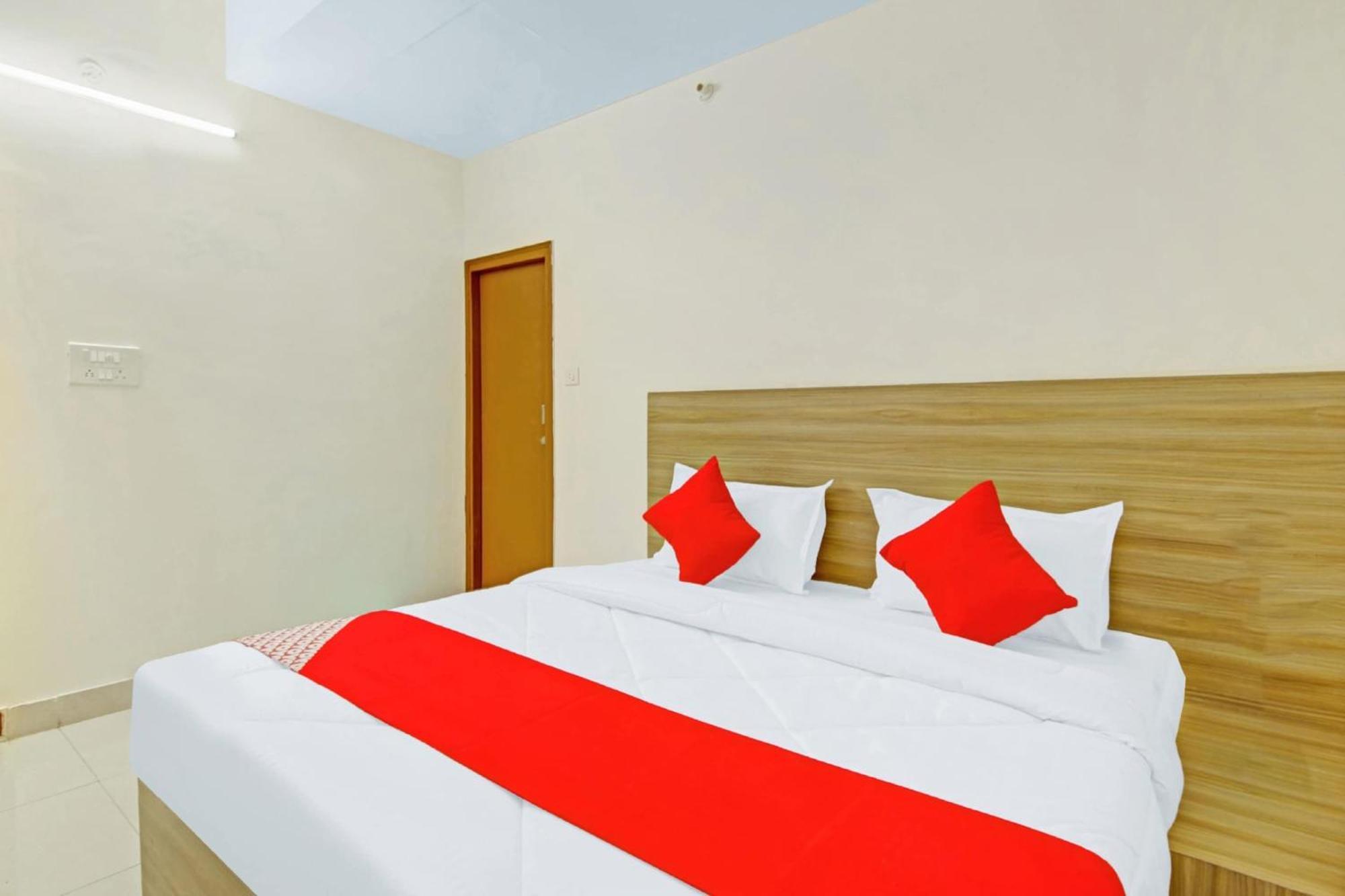 Oyo Flagship 80772 Hotel The Grand Rdc Ghaziabád Exteriér fotografie